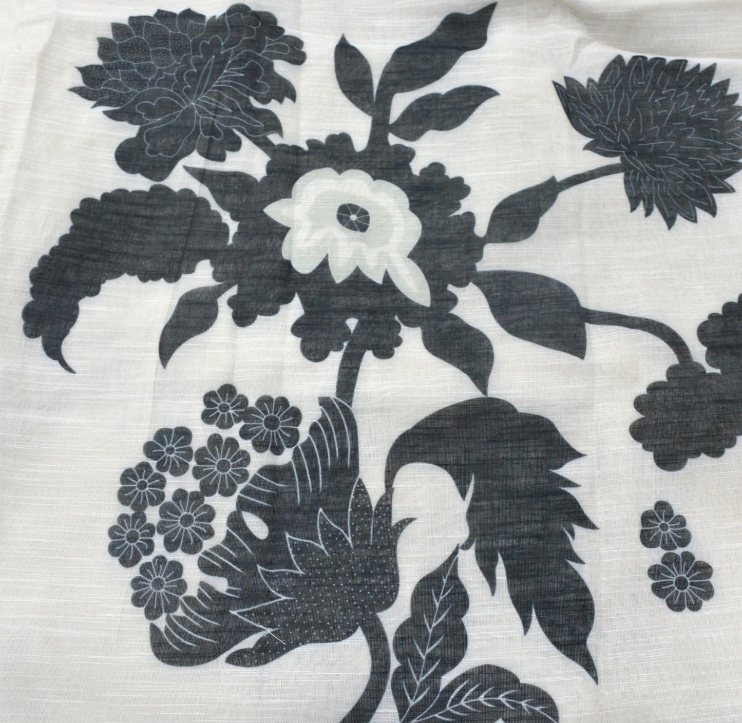 Linen Stitched Suit With Flower Print