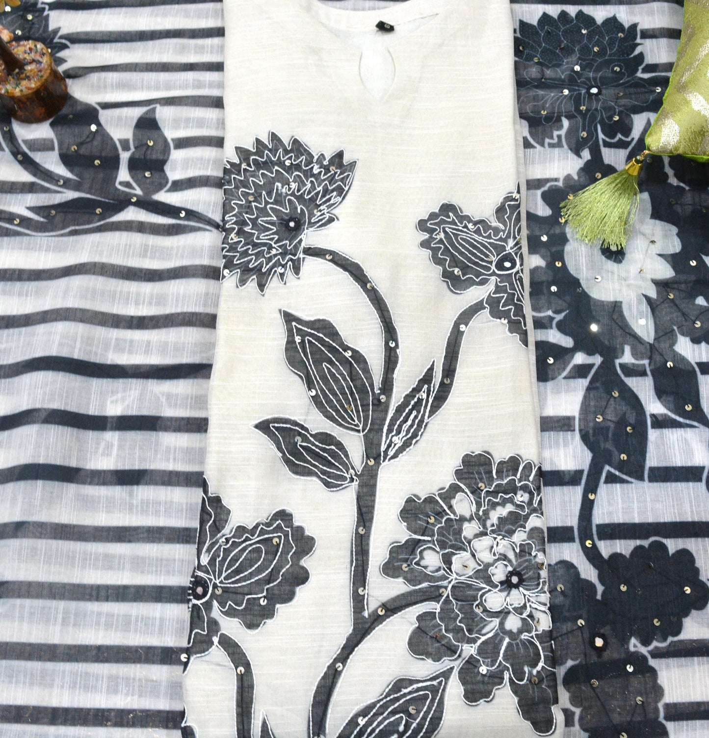 Linen Stitched Suit With Flower Print